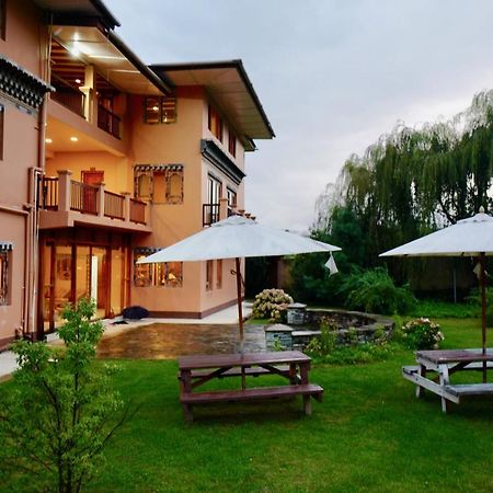 Taktsang Village Resort Paro Exterior foto
