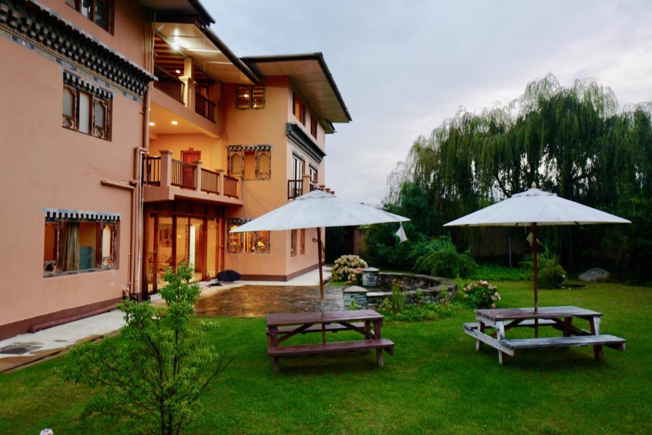Taktsang Village Resort Paro Exterior foto