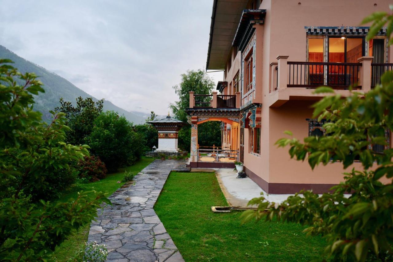 Taktsang Village Resort Paro Exterior foto