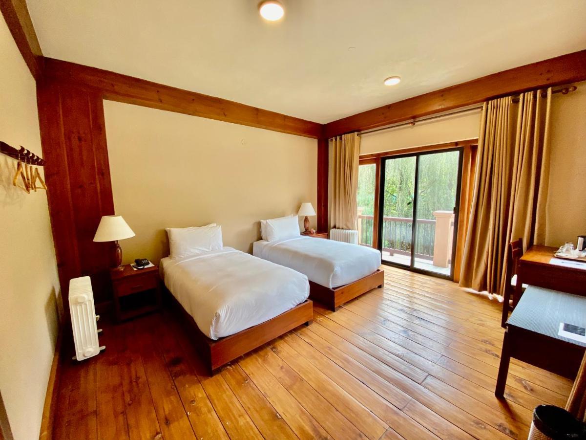 Taktsang Village Resort Paro Exterior foto